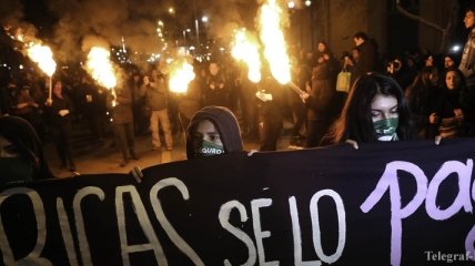 Нападение на марш сторонниц абортов в Чили: Три девушки получили ножевые ранения