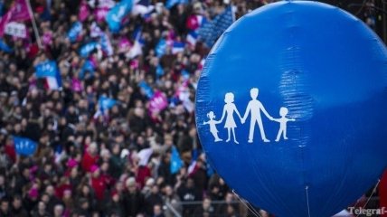 В Париже прошла акция протеста против однополых браков