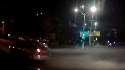 Не остановился, пока не разбил машину: погоня за пьяным одесским лихачом попала на видео