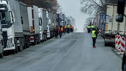 Черги на польсько-українському кордоні