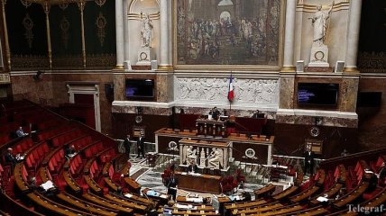Парламент Франции рассмотрит ослабление жесткого карантина