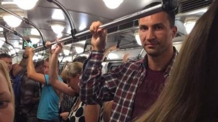 Владимир Кличко проехался в киевском метро впервые за 24 года (Фото)