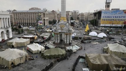 На Майдане провели "чистку рядов" и ввели "сухой закон"