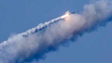 РФ ударила по сирийскому Дейр-эз-Зору крылатыми ракетами (Видео)