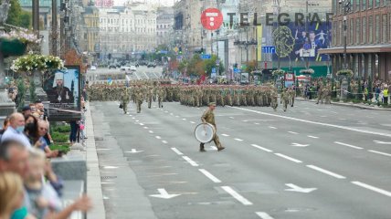 Репетиція військового параду в центрі Києва: ексклюзивні фото та відео