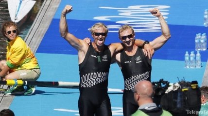 Новозеландцы Маррей и Бонд выиграли золото в двойке распашной без рулевого
