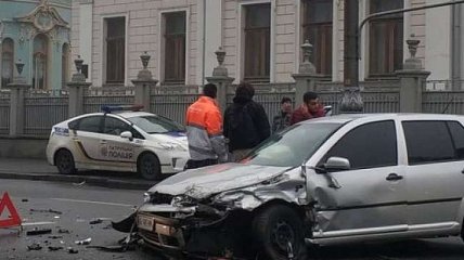 В центре Киева под Верховной Радой произошло серьезное ДТП 