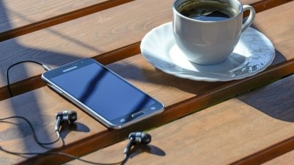 Samsung уберет разъем для наушников в смартфонах 