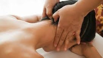 Точечный массаж головы: избавляемся от боли (видео)
