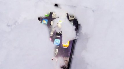 iPhone 6 выжил после 24 часов, проведенных в снегу (Видео)