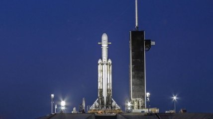 SpaceX успешно запустила ракету Falcon Heavy с останками 152 человек на борту