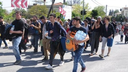 Беженцы сбежали из греческого лагеря