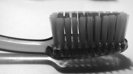 Для хороших хозяек: 13 причин того, почему не стоит выбрасывать старую зубную щетку