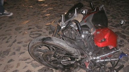 Сразу двое мотоциклистов погибли в ДТП в Ровенской области