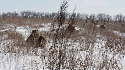 "Перемирие" на Донбассе: боевики стягивают военную технику и вооружение