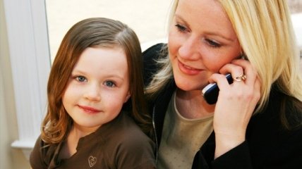 Удобный телефон для молодой мамы