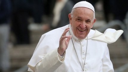 Зеленский опять зовет Папу Римского приехать в Украину