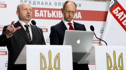 Яценюк и Турчинов заинтересованы в заключении Тимошенко