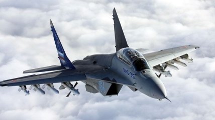 Российский военный самолет совершил низкий полет над кораблями НАТО