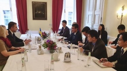 Мюнхенская конференция: Загороднюк встретился с японским коллегой