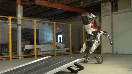 Boston Dynamics показала своего нового робота – Handle (Видео)