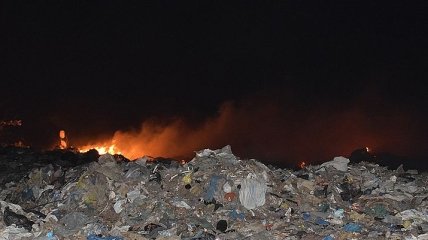 В Николаевской области горела мусорная свалка
