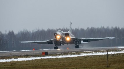 Ту-22М3, находящийся на авиабазе