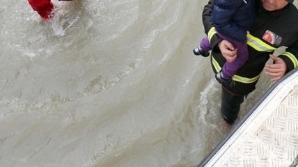 В результате разлива реки в Аргентине погибли 13 человек