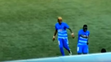 В Африке футболист наколдовал гол (Видео)