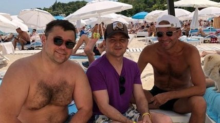 Зеленский и Богдан отдохнули на одесском пляже 