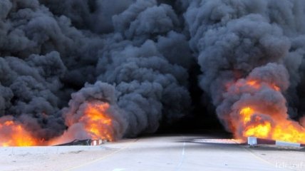 В Ливии из-за боев за Эс-Сидр сгорело 800 тысяч баррелей нефти