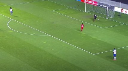 Вратарь сборной опозорился в отборе на ЧМ-2022: видео конфуза