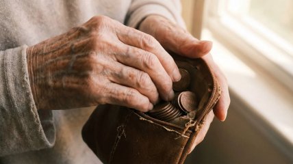 Пожилые люди и финансы