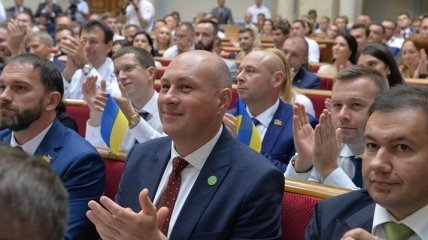 Сегодня в планах ВР отменить неприкосновенность и направить в КС 7 законов