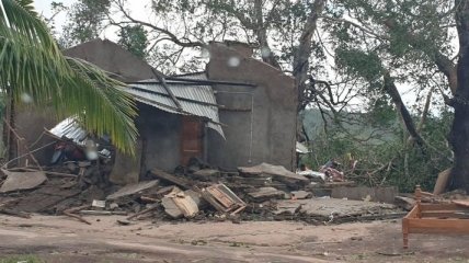 Циклон Кеннет обрушился на Мозамбик: Есть первая жертва