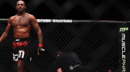 В допинг-пробах Джона Джонса накануне UFC 235 обнаружен туринабол