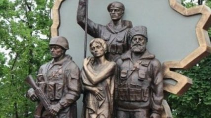 В оккупированном Луганске взорвали памятник боевикам