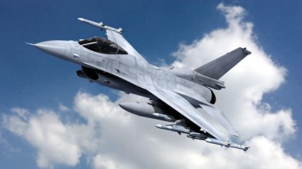 Истребитель четвертого поколения F-16