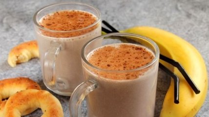 Рецепт дня: Бананово-творожный смузи с какао (без сахара)