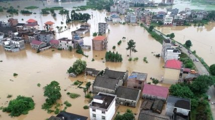 Паводки у Китаї: евакуювали 230 тисяч осіб