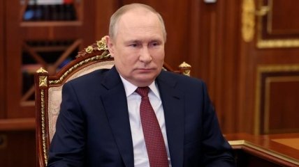Лицо российского президента начинает напоминать воздушный шарик