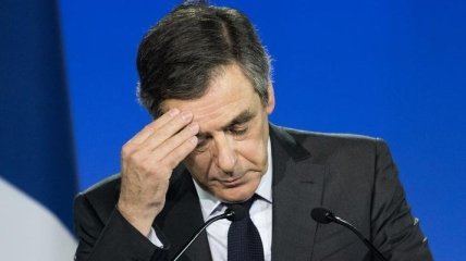 Сторонники Саркози призывают Фийона найти себе замену
