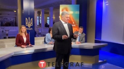Петр Порошенко во время эфира телеканала