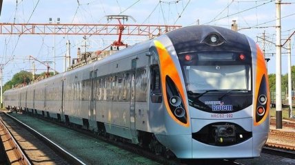 Дополнительный поезд: Как будет проходить эвакуация украинцев из Польши