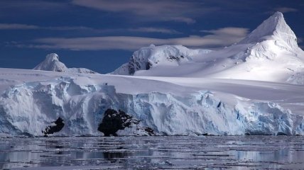 Найден керн антарктического льда, предположительно, сохранивший миллионы лет истории