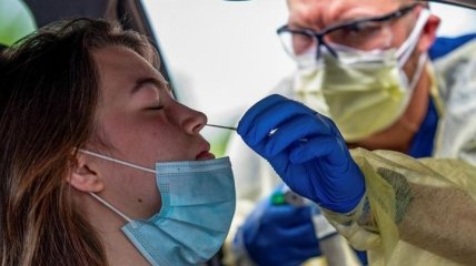 В Україні за останню добу виявлено 876 нових випадків коронавірусу