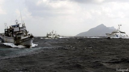 Рыболовное судно КНДР нарушило межкорейскую морскую границу (Фото)
