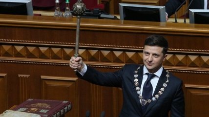 Зеленскому предложили два сценария выхода Украины из конституционного кризиса