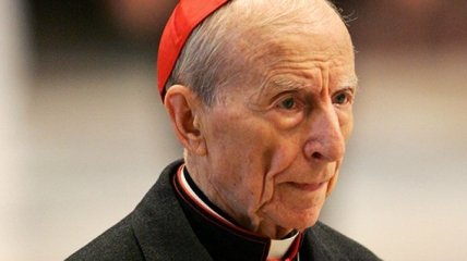 В Италии умер старейший кардинал Эрсилио Тонини