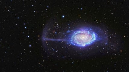 Ученые изучили необычную галактику "Зонтик"